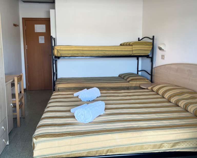 media.Slide_Camere_4Hotel_Globus_Cesenatico