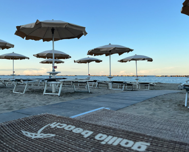 media.Slide_Spiaggia_4Hotel_Globus_Cesenatico