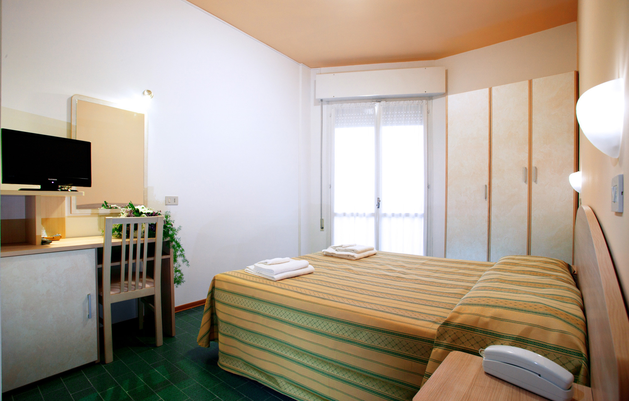 media.Slide_Camere_6Hotel_Globus_Cesenatico